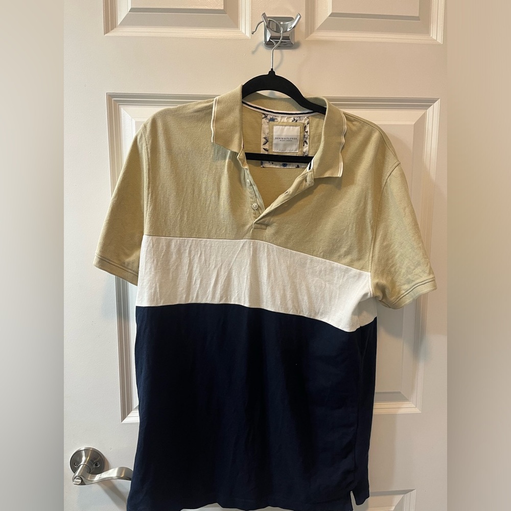 Men's Denim & Flower Short Sleeve Top Size Medium